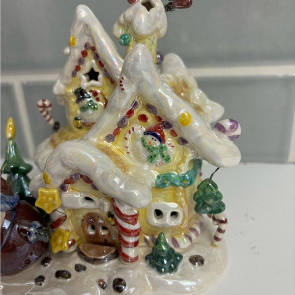 Blue sky Christmas Santa house candle holder - Picture 6 of 12